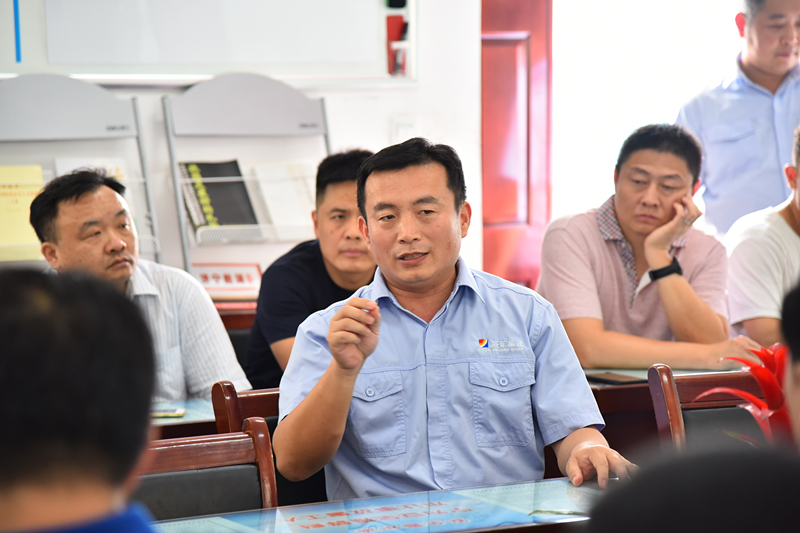 林卫国向观摩组代表传授班组建设“秘籍”