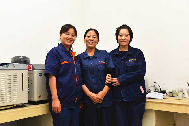 化验中心的“水莲花”